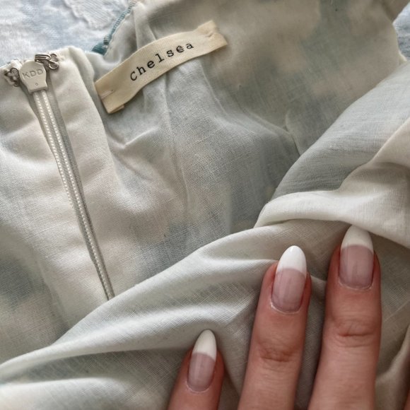 Beautiful Chelsea Dress - Picture 5 of 7